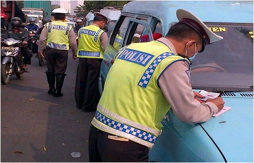 Benefits of Hiring a Professional Traffic Flagger for Construction Sites